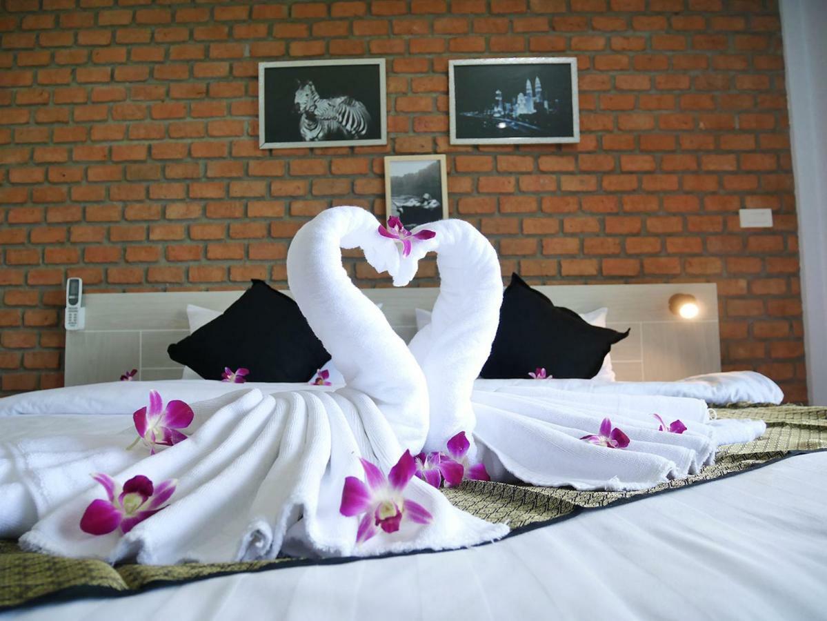 Bests Village & Villa - Chalong Bay Phuket Buitenkant foto